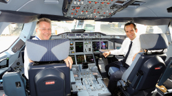 001-Singapur-A380-Cockpit-1